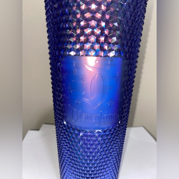 Disneyland 50th anniversary Starbucks tumbler - Picture 3 of 4